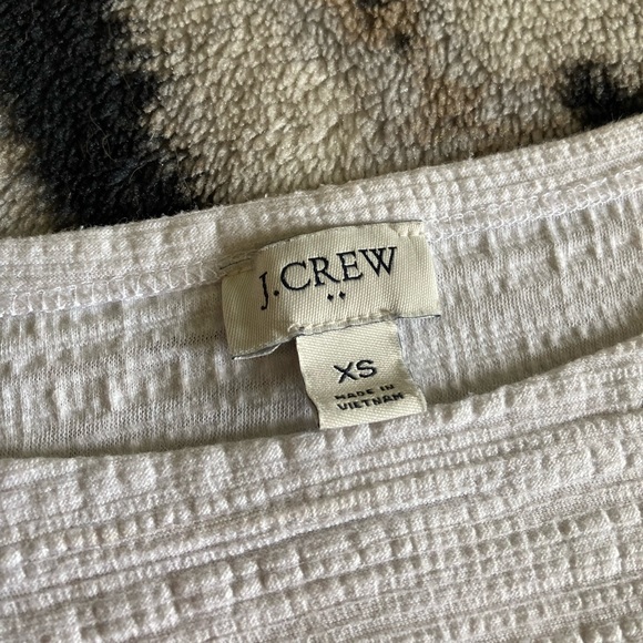 *Sold* J.CREW textured top size XS/S - Picture 2 of 8